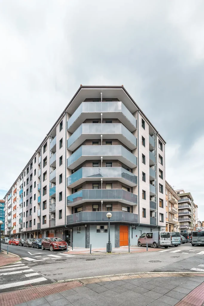 Fachada Mungia - Vista vertical edificio